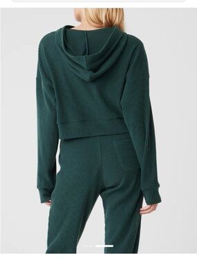 ALO Muse Hoodie and Pants set. SIZE MEDIUM!